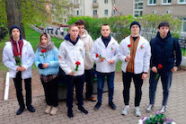 ФОТОФАКТ: студенты БГУИР облагораживают Военное кладбище